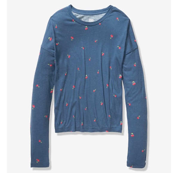 PINK Victoria's Secret Tops - NWT PINK Victoria’s Secret Girlfriend cropped tee